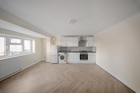2 bedroom apartment to rent, North Street, Bexleyheath, DA7