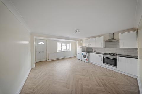 2 bedroom apartment to rent, North Street, Bexleyheath, DA7