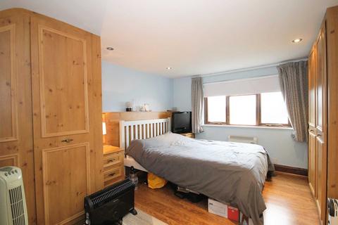 221 Aragon Road, Morden, SM4 4QW