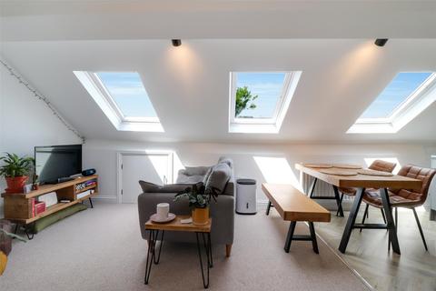 1 bedroom apartment to rent, Queen Annes, High Street, Bideford, EX39