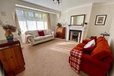 61 Dalmeny Road, Carshalton, SM5 4PW