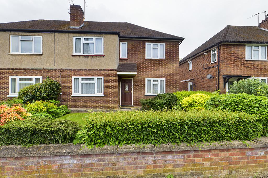 Woodlands Avenue, Ruislip 2 bed ground floor £1,395 pcm (£322 pw)