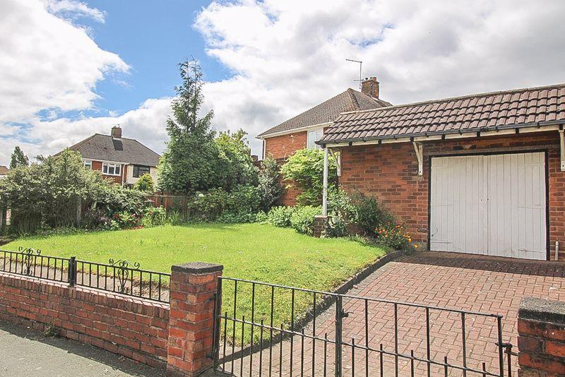Hilton Road, Lanesfield, WV4 6DF 3 bed semidetached house £180,000