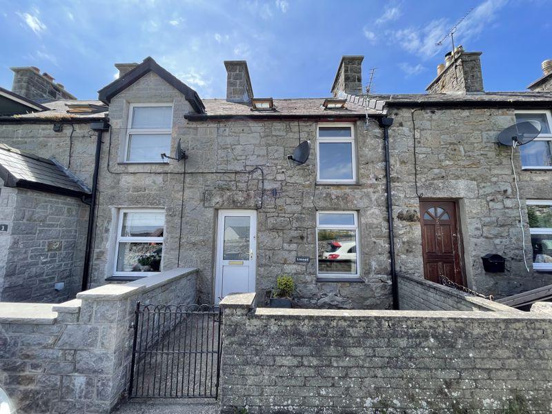 Llanbedrgoch, Isle of Anglesey 2 bed terraced house £725 pcm (£167 pw)