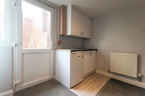 1 bedroom house of multiple occupation to rent, Wellington Street, Luton, Bedfordshire