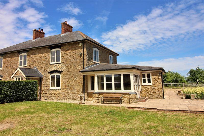 Hurcott Green, Hurcott, Ilminster 3 bed end of terrace house £1,500 pcm (£346 pw)