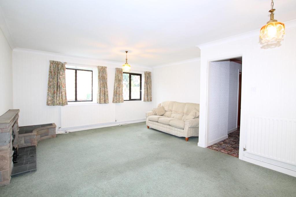 Salisbury Grove, Sutton Coldfield... 3 bed detached bungalow £365,000