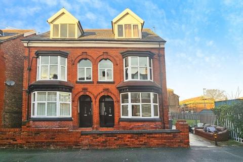 3 bedroom flat to rent, Argyle Avenue, Victoria Park, Manchester, M14