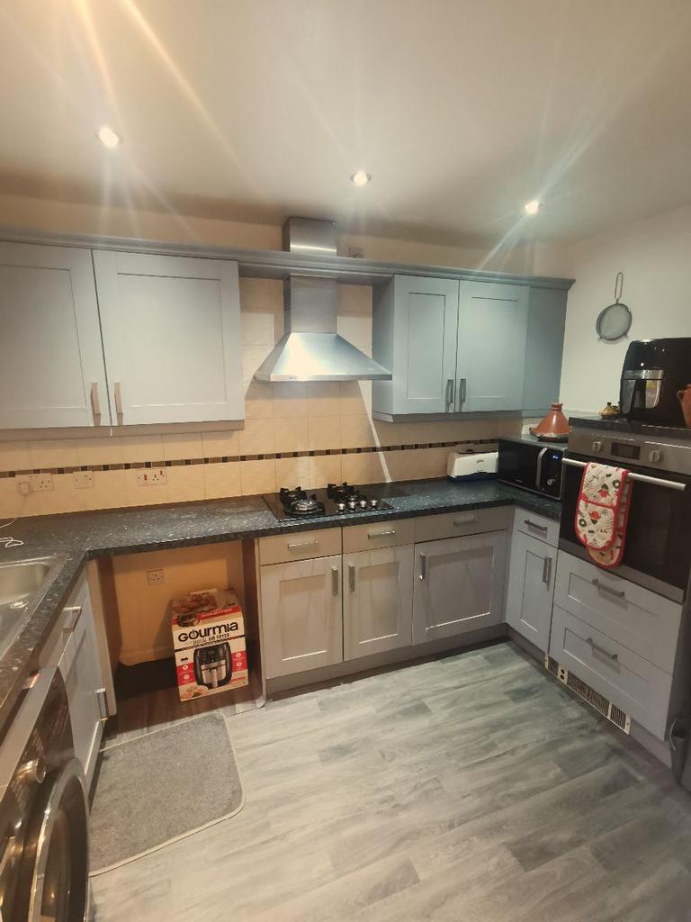 Rostherne Road, Davenport, Stockport... 4 bed semidetached house £