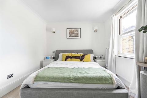 2 bedroom terraced house to rent, Victoria Road, Mortlake, SW14