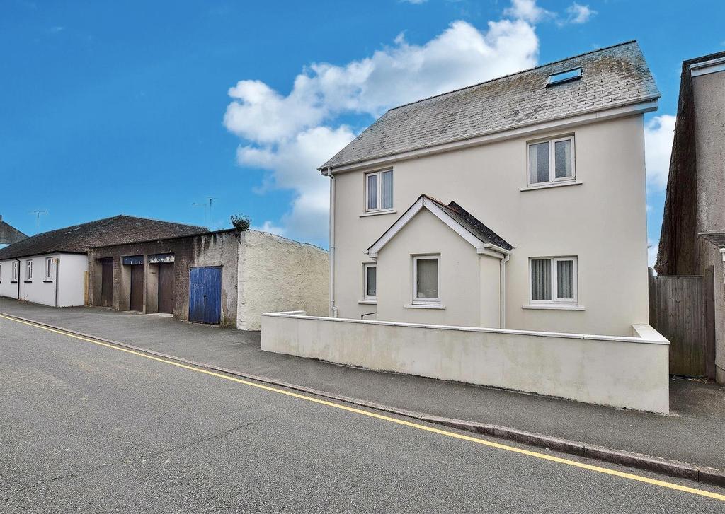 Robert Street, Milford Haven 5 bed detached house for sale £225,000