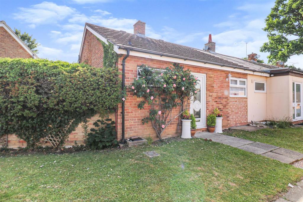 Collins Meadow, Harlow 3 bed end of terrace house for sale £350,000