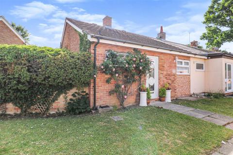 77 Collins Meadow, Harlow, CM19 4EN