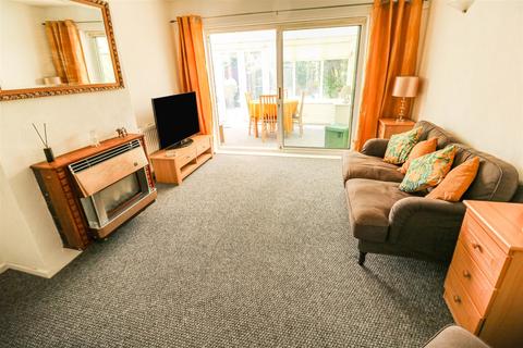 77 Collins Meadow, Harlow, CM19 4EN