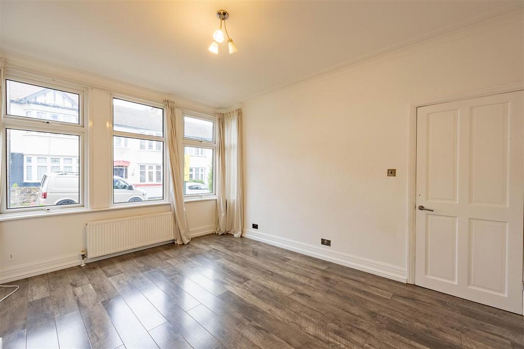 Inverness Avenue, WestcliffonSea 3 bed terraced house £325,000