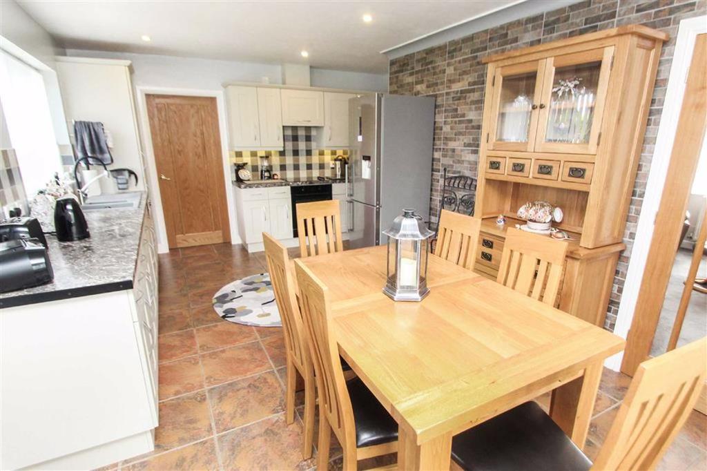 Quinta Fields, Weston Rhyn 3 bed detached bungalow £350,000