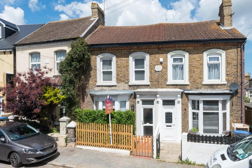 Southwood Road, Ramsgate 2 bed terraced house for sale £300,000