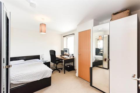 14 Shingly Place, London, E4 6AE