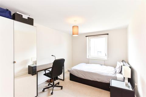 14 Shingly Place, London, E4 6AE