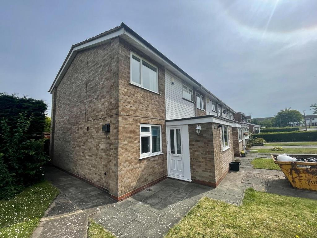 Walsgrave Drive, Solihull 3 bed end of terrace house £270,000