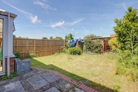 102 Brooklands Drive, Leighton Buzzard, LU7 3PE
