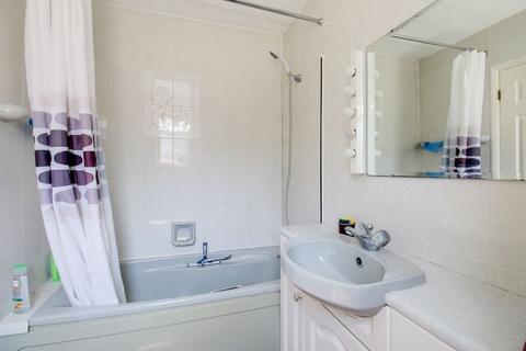 102 Brooklands Drive, Leighton Buzzard, LU7 3PE