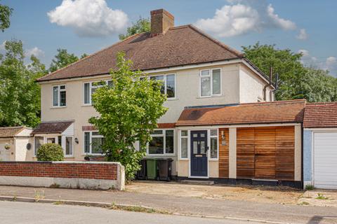 62 Read Road, Ashtead, KT21 2HS