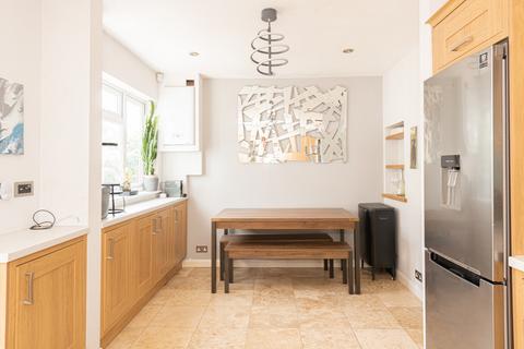 62 Read Road, Ashtead, KT21 2HS