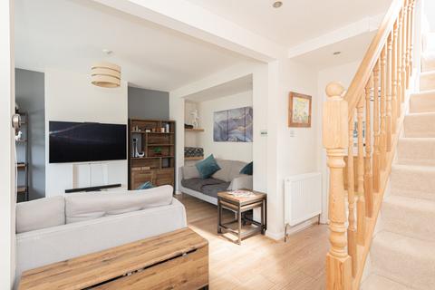 62 Read Road, Ashtead, KT21 2HS