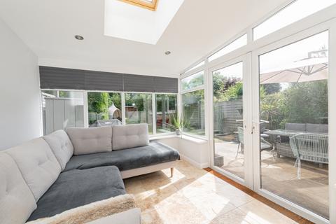 62 Read Road, Ashtead, KT21 2HS