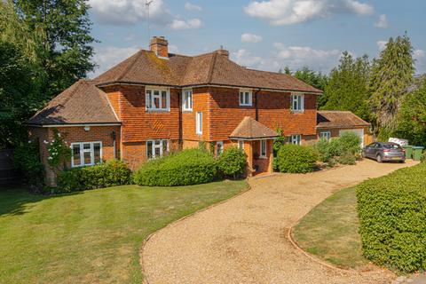 Clavis Manor Way, Oxshott, Leatherhead, KT22 0HS