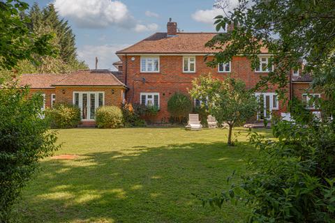 Clavis Manor Way, Oxshott, Leatherhead, KT22 0HS