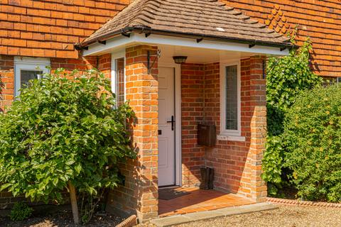 Clavis Manor Way, Oxshott, Leatherhead, KT22 0HS