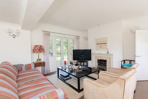 Clavis Manor Way, Oxshott, Leatherhead, KT22 0HS