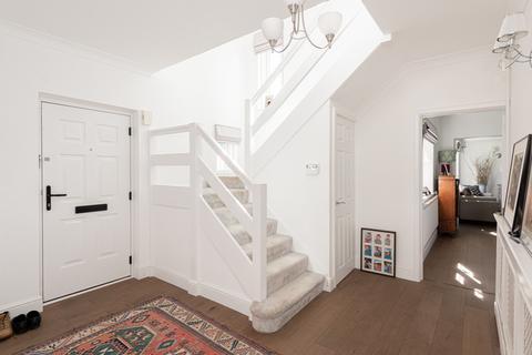 Clavis Manor Way, Oxshott, Leatherhead, KT22 0HS