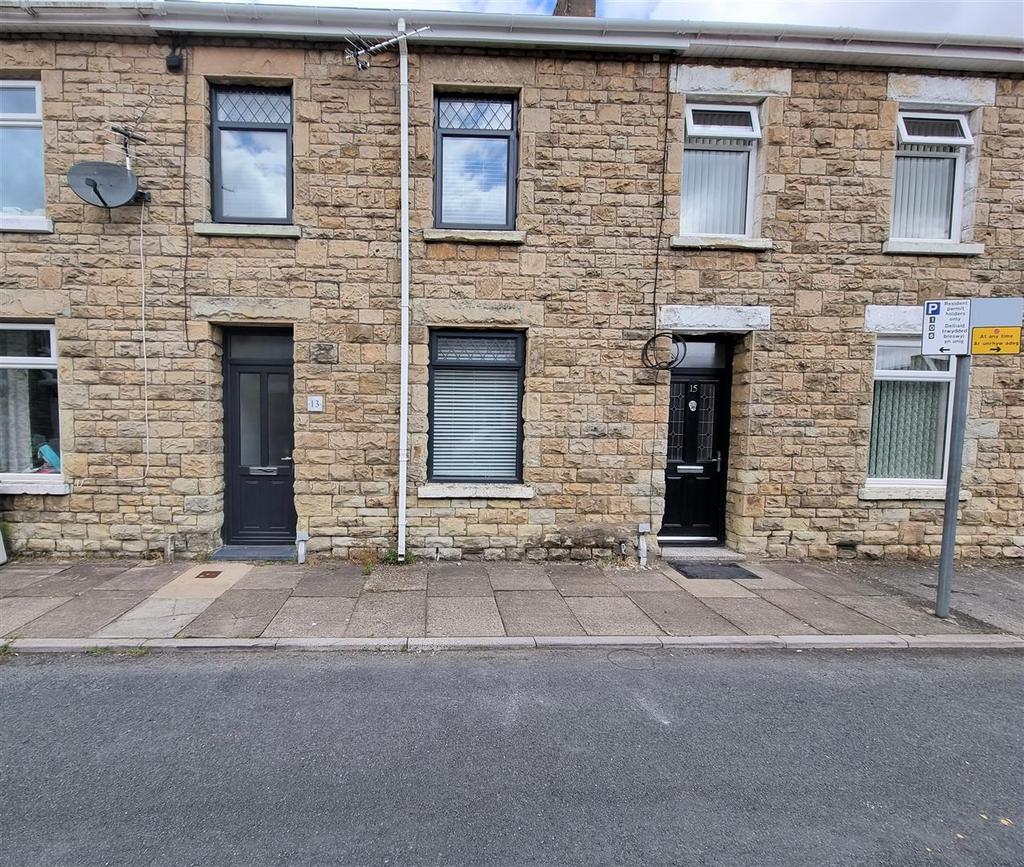 Edward Street, Bridgend 2 bed terraced house £795 pcm (£183 pw)