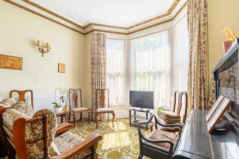 105 Windsor Road, London, E7 0RA