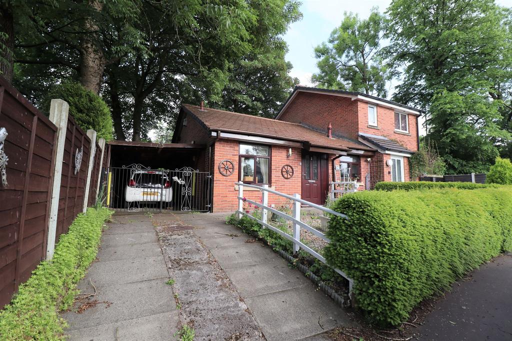 Notre Dame Gardens, Blackburn, BB1 2 bed semidetached bungalow £145,000