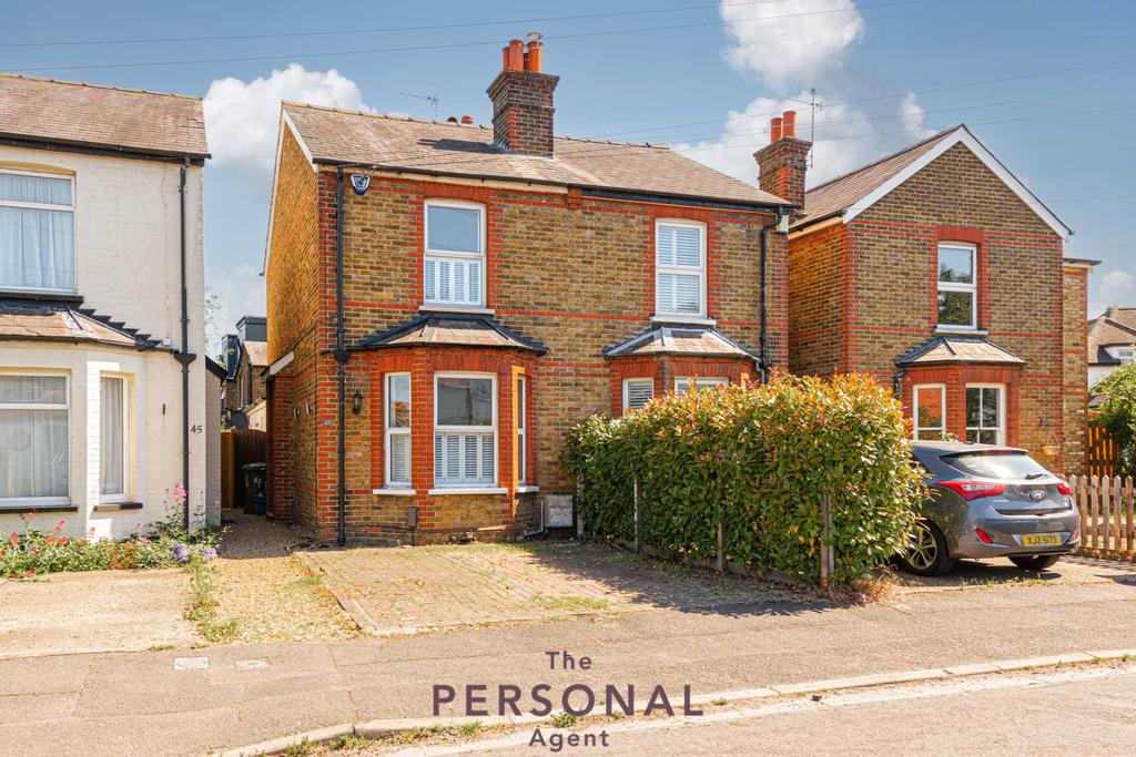 Horton Hill, Epsom 2 bed semidetached house £1,850 pcm (£427 pw)