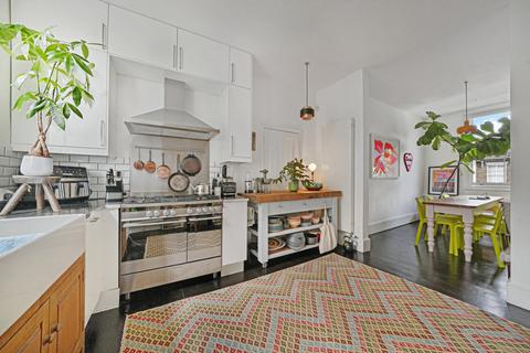 3 bedroom terraced house to rent, Southborough Road, South Hackney, London, E9