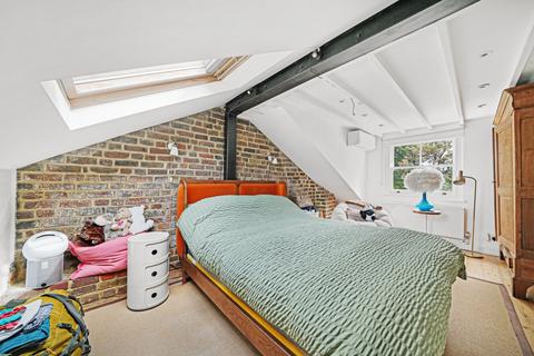 3 bedroom terraced house to rent, Southborough Road, South Hackney, London, E9