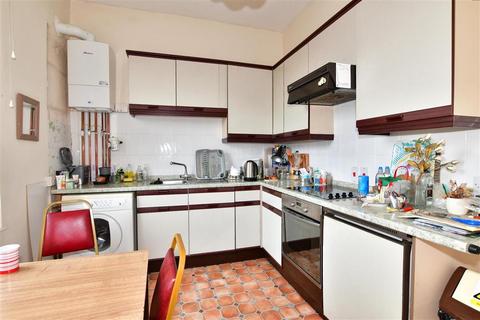 2 bedroom apartment for sale - Shorncliffe Road, Folkestone, Kent
