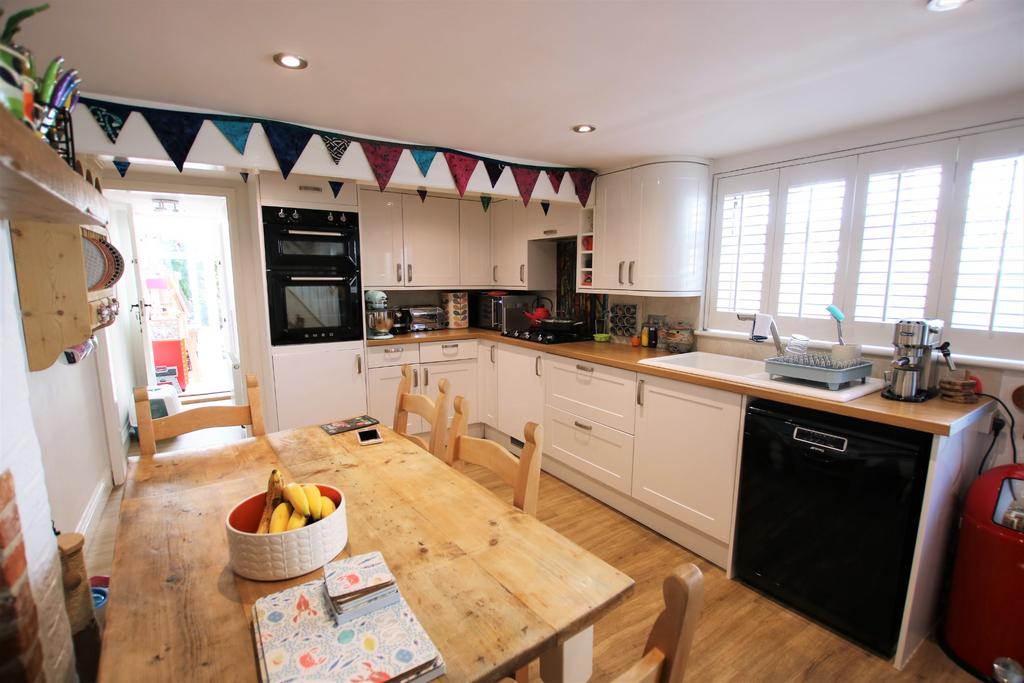 Kitchen - dining room