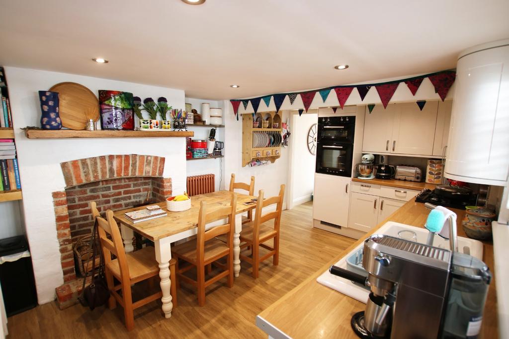 Kitchen - dining room