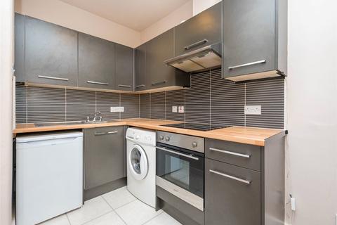 2 bedroom flat to rent, Albert Street, Edinburgh, EH7