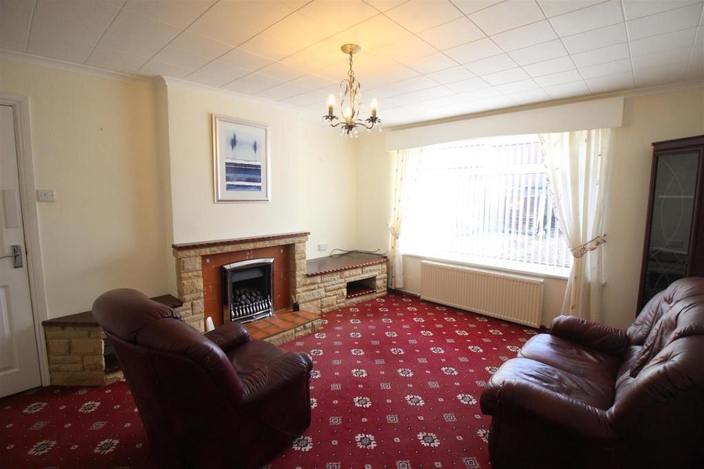 Bewick Crescent, Town centre, Newton Aycliffe, Durham, DL5 5LJ 2 bed