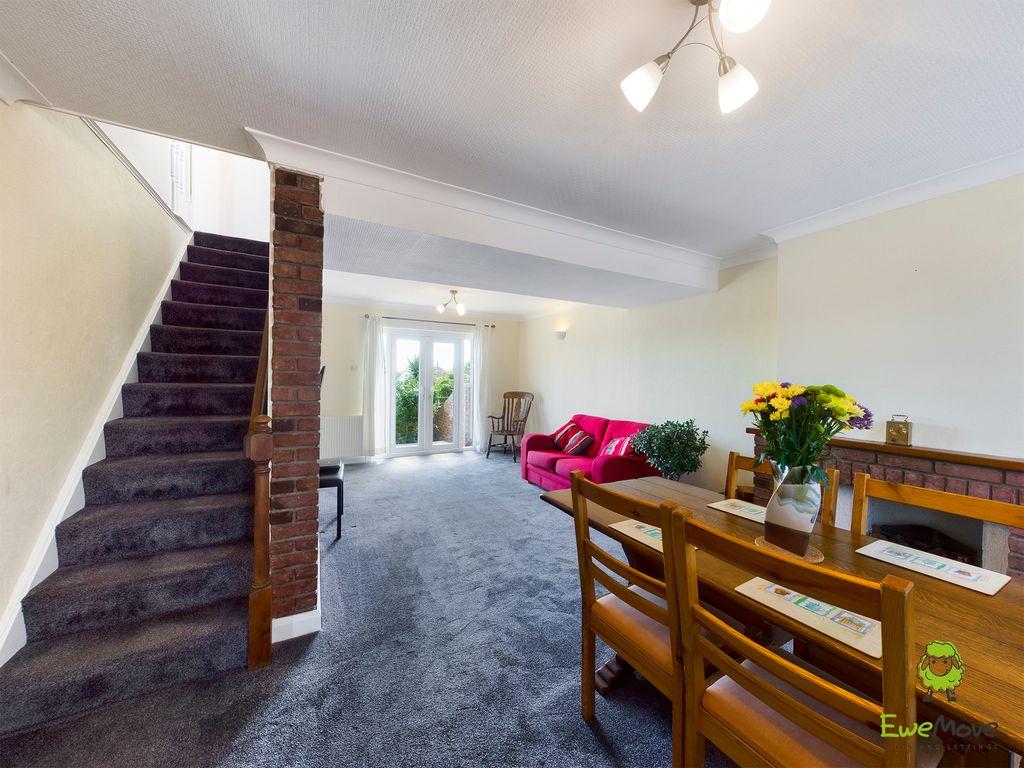 Fairford Avenue, Bexleyheath DA7 6QW 3 bed semidetached house £500,000