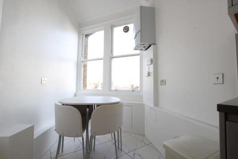 4 bedroom apartment to rent, Evelyn Mansions, Carlisle Place, London, Westminster, SW1P