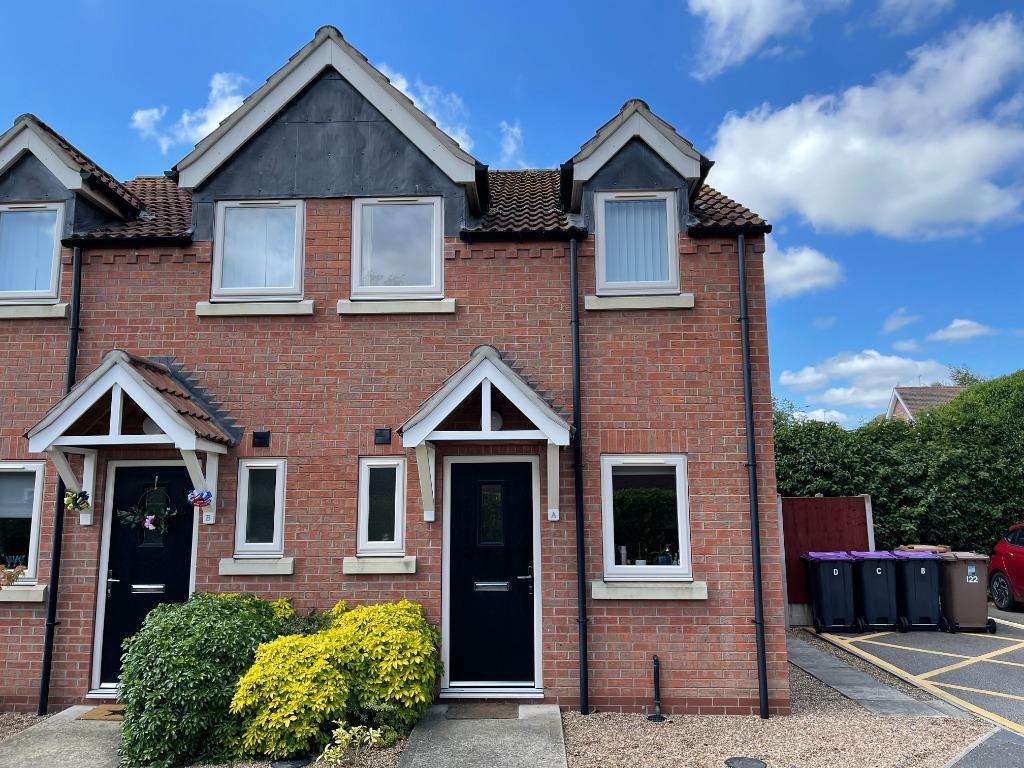 Mill Lane, North Hykeham, LN6 2 bed semidetached house £750 pcm (£