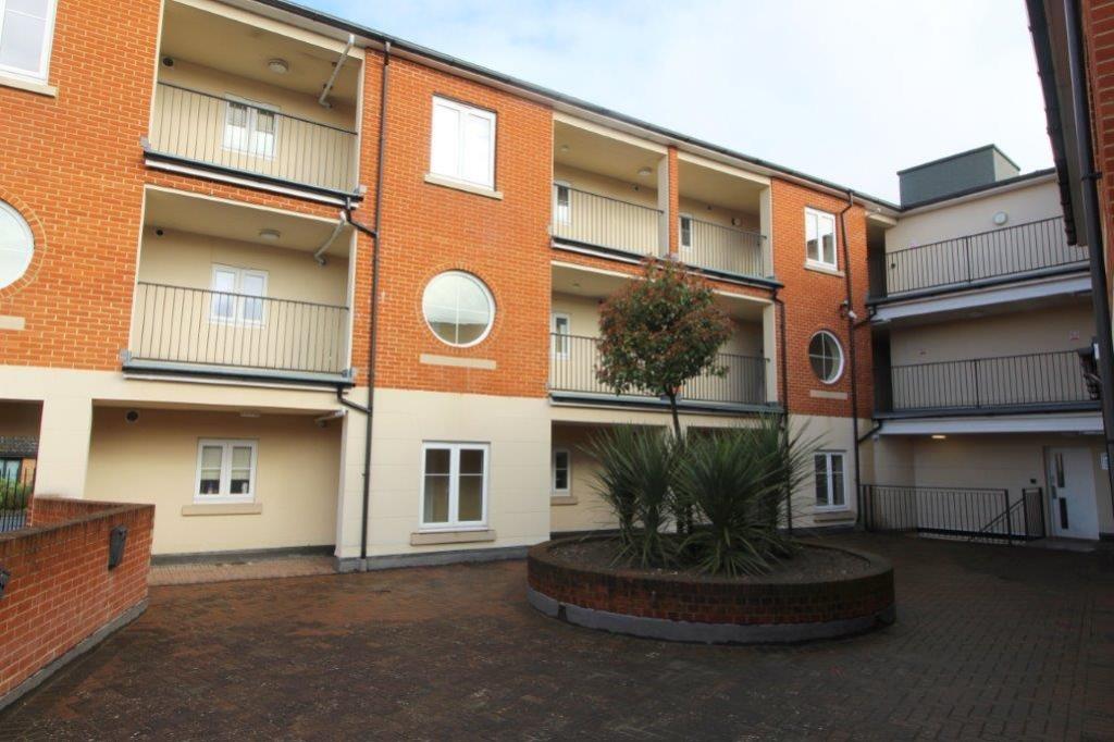 4 Beckingham Metro courtyard